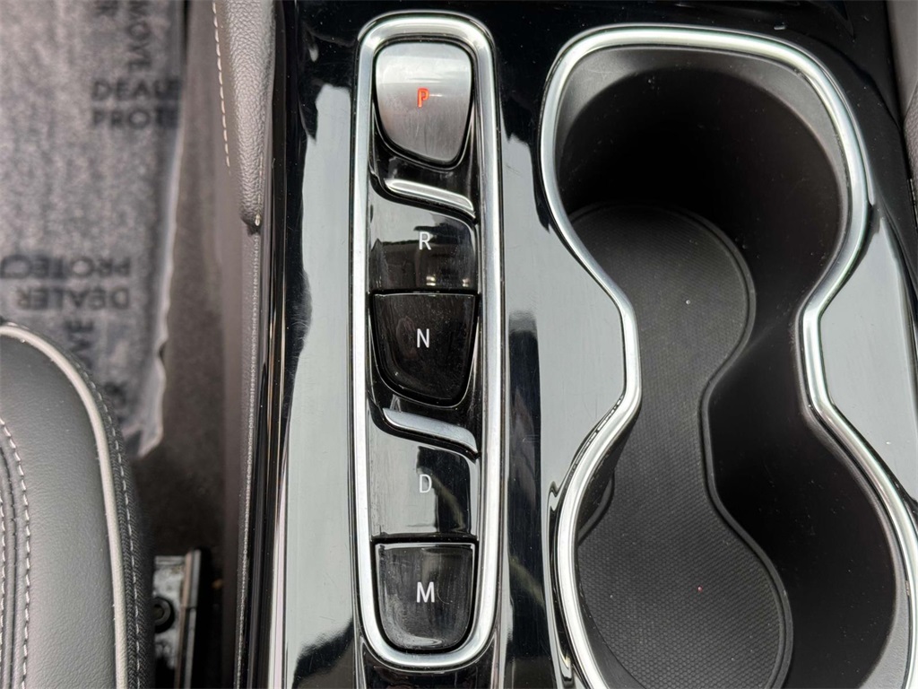 Vehicle image 12 of 33