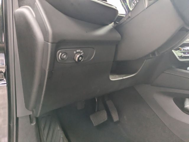 Vehicle image 17 of 30