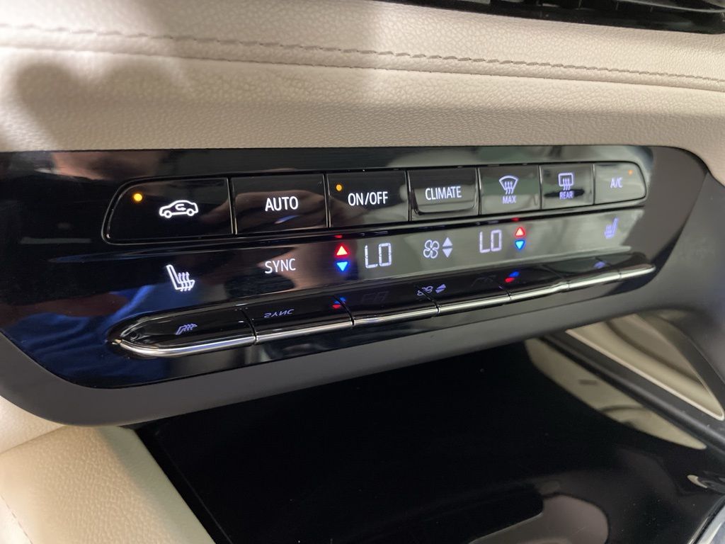Vehicle image 52 of 55