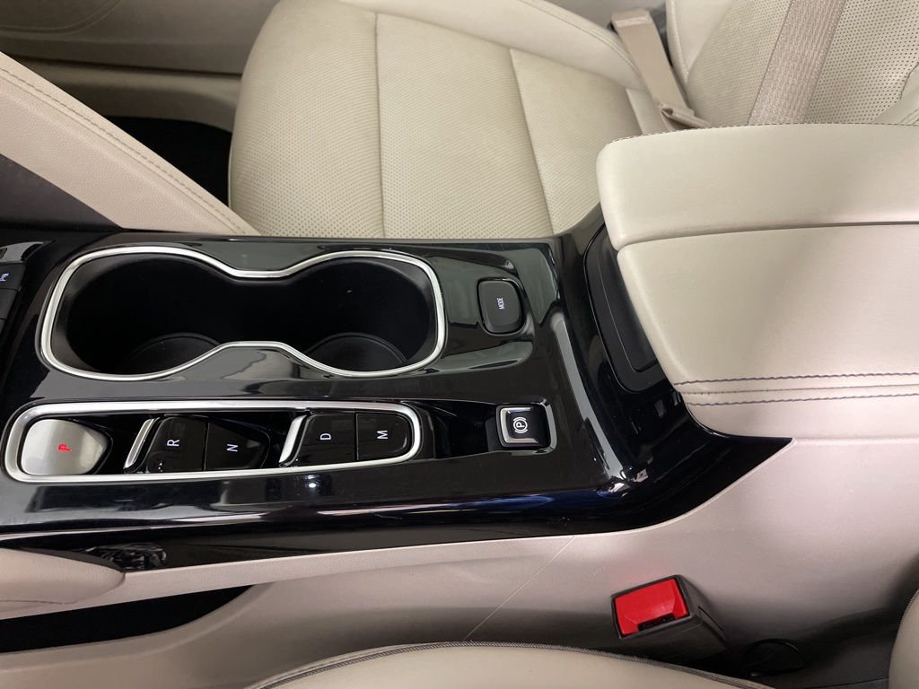 Vehicle image 33 of 55