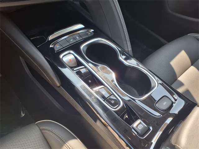 Vehicle image 19 of 30