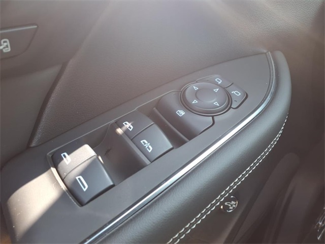 Vehicle image 25 of 30