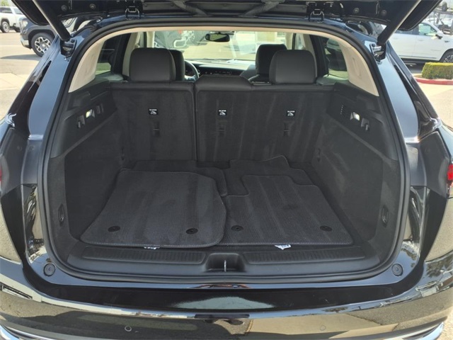 Vehicle image 11 of 30