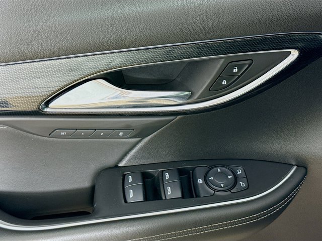 Vehicle image 20 of 42