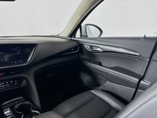 Vehicle image 27 of 42