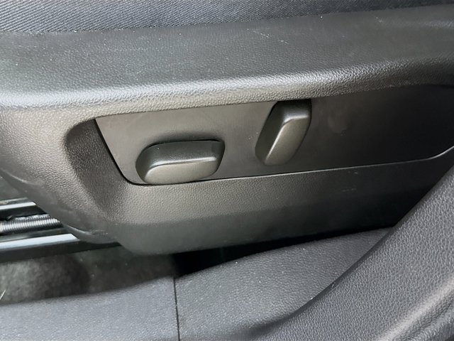 Vehicle image 22 of 42