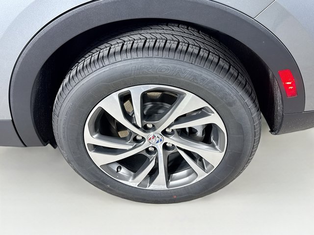 Vehicle image 33 of 42