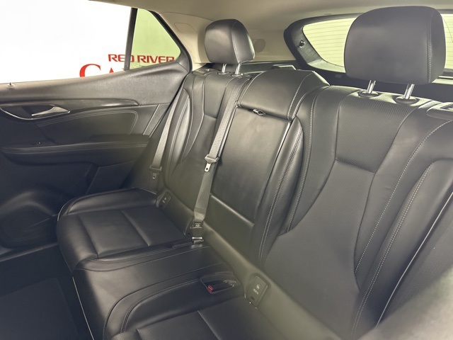 Vehicle image 17 of 30
