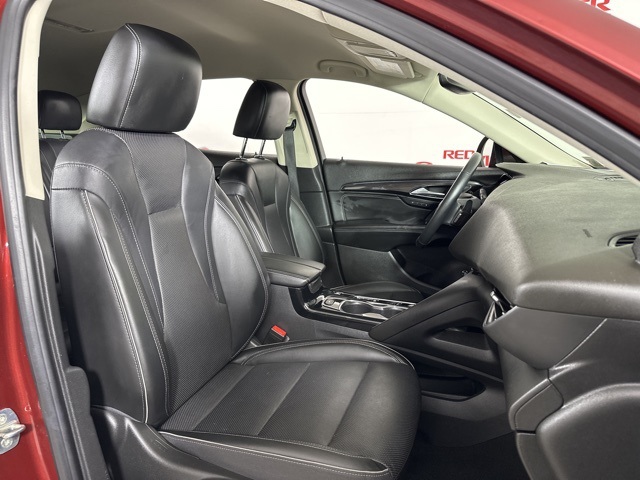 Vehicle image 24 of 30