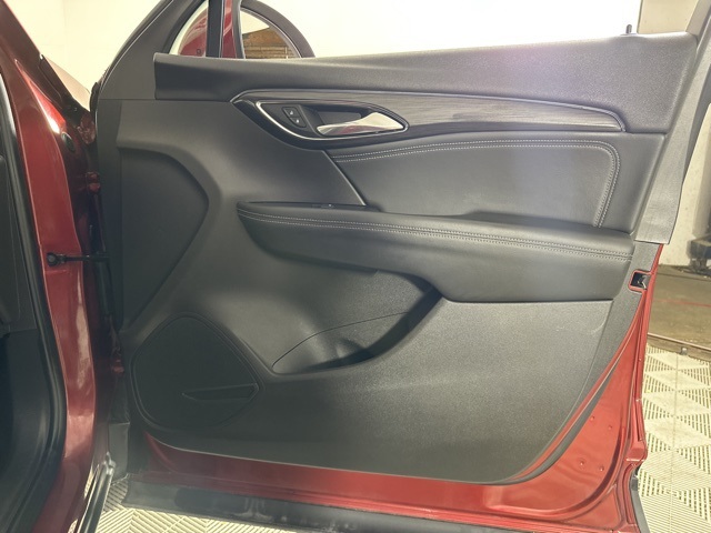 Vehicle image 23 of 30