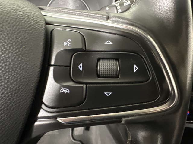 Vehicle image 10 of 30