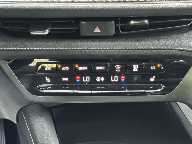Vehicle image 28 of 30