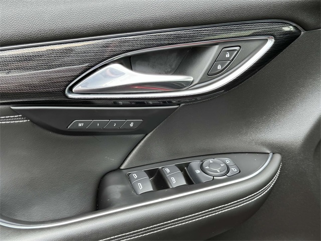 Vehicle image 23 of 30
