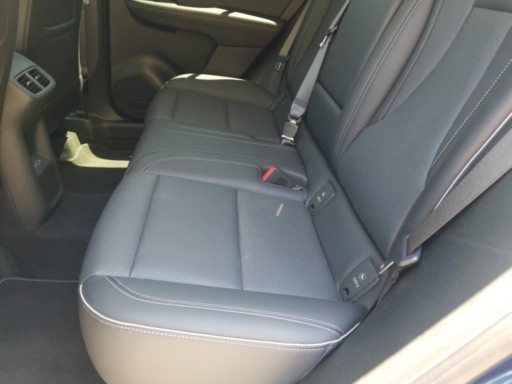 Vehicle image 10 of 35