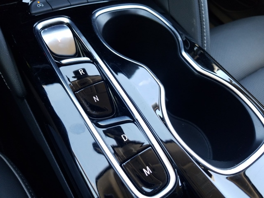 Vehicle image 21 of 35