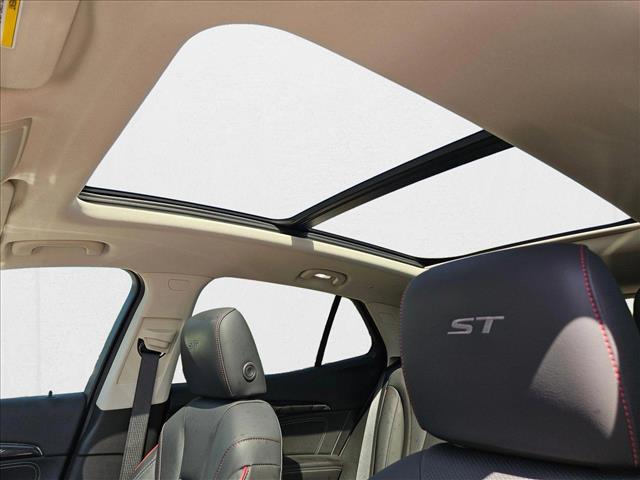 Vehicle image 16 of 24