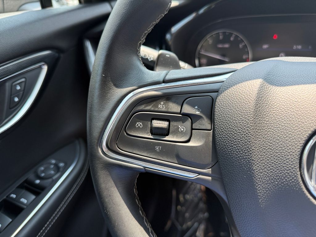 Vehicle image 18 of 28
