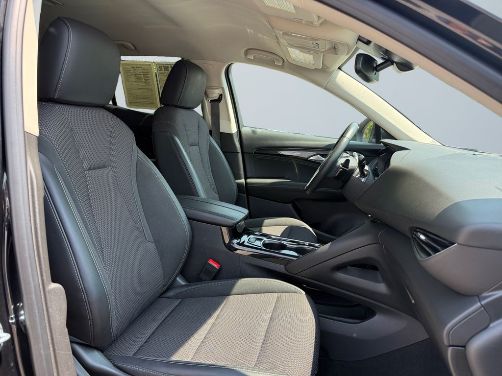 Vehicle image 15 of 28