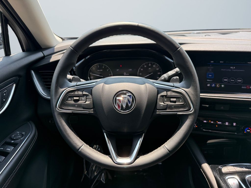Vehicle image 12 of 28