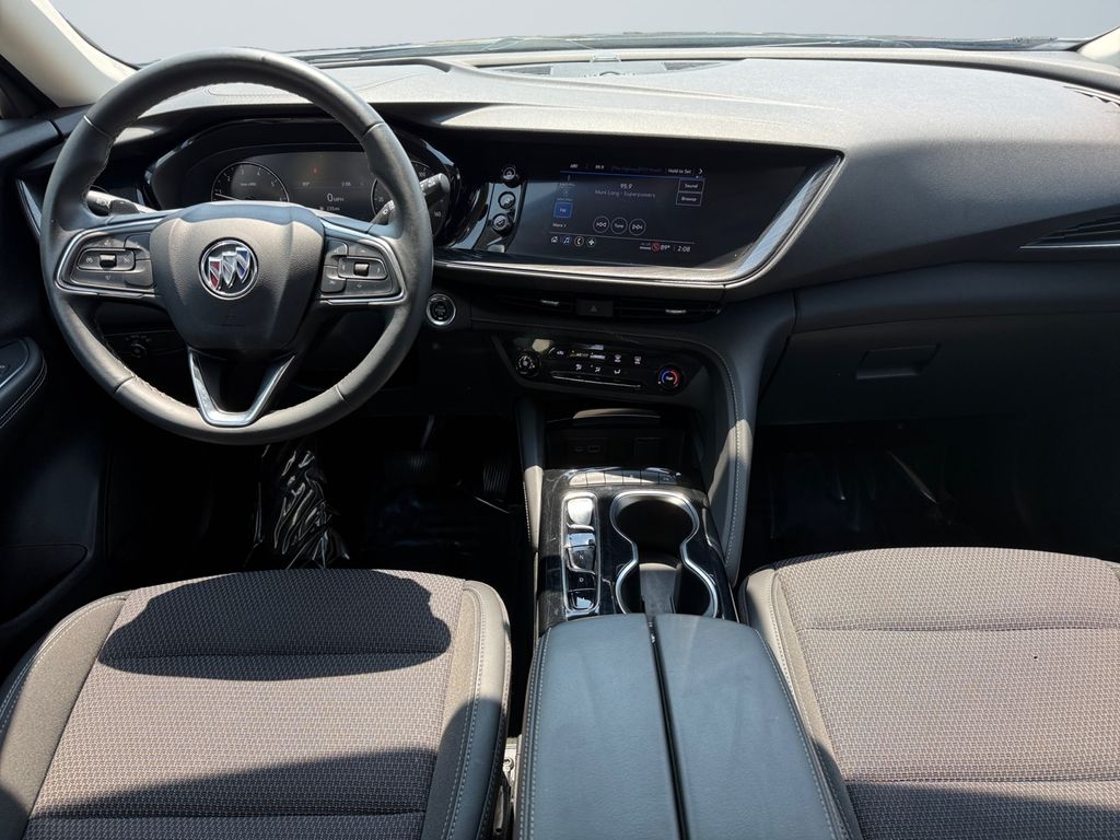 Vehicle image 10 of 28