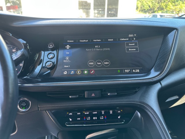 Vehicle image 15 of 18