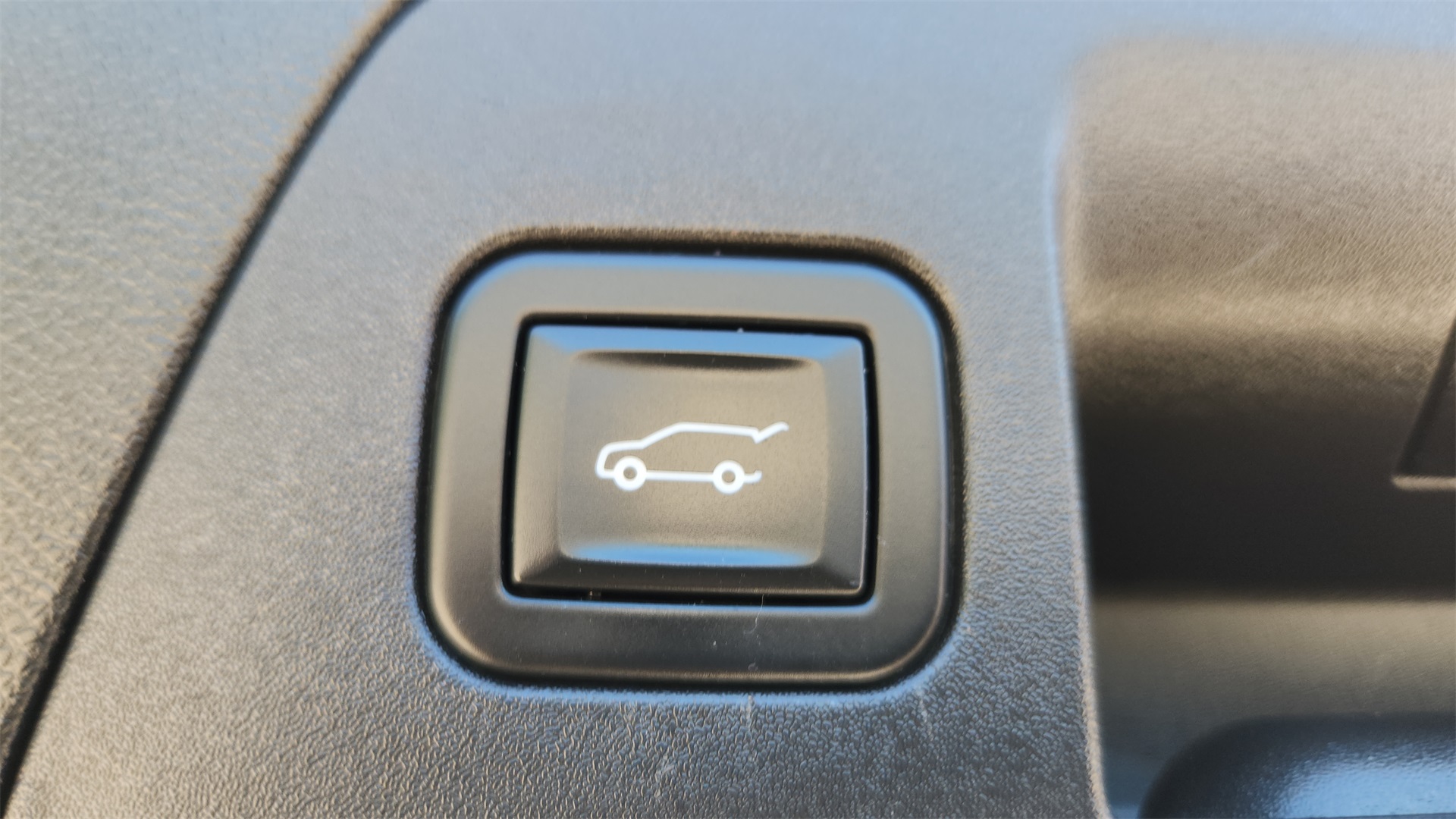 Vehicle image 24 of 35