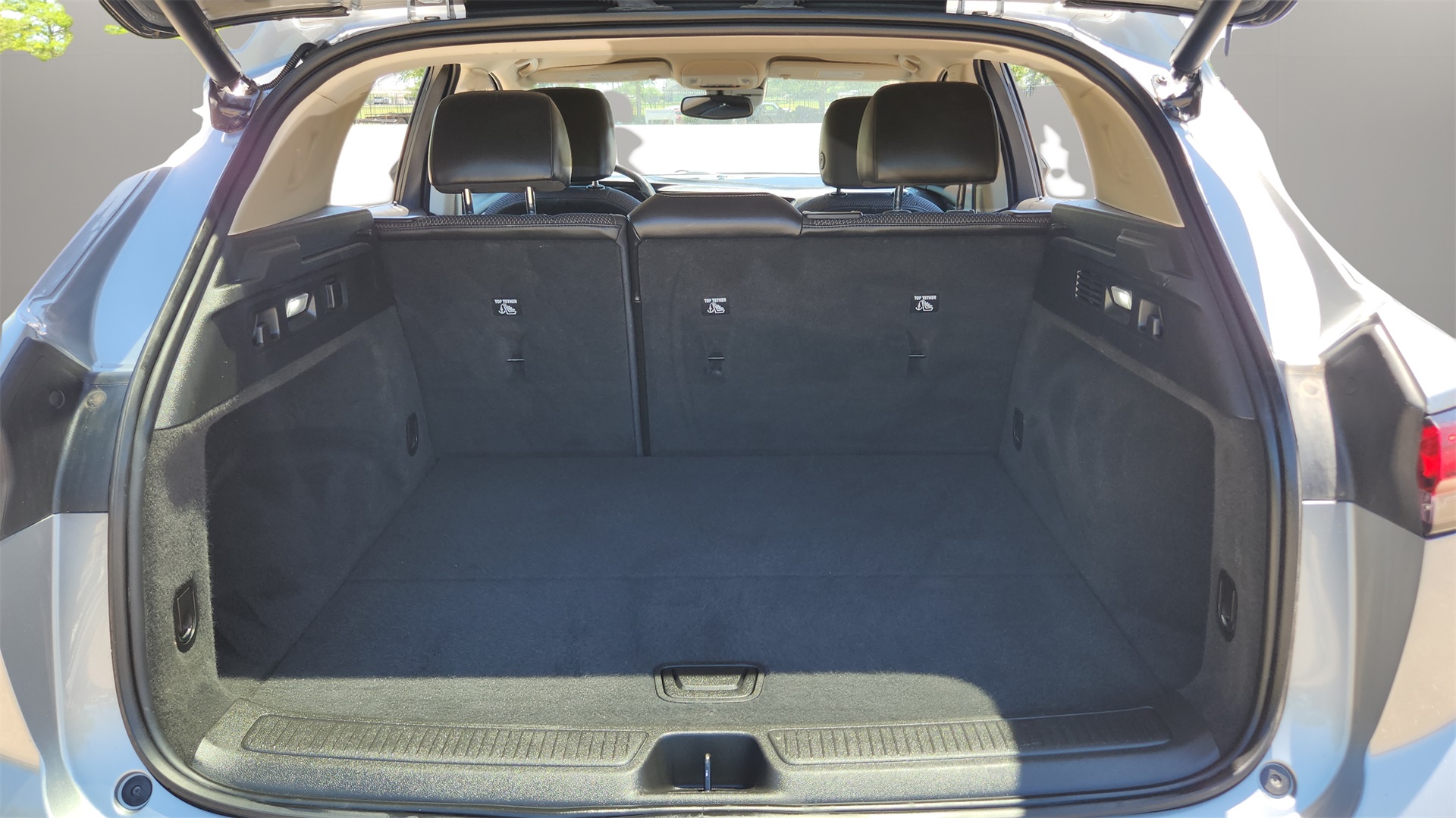 Vehicle image 23 of 35