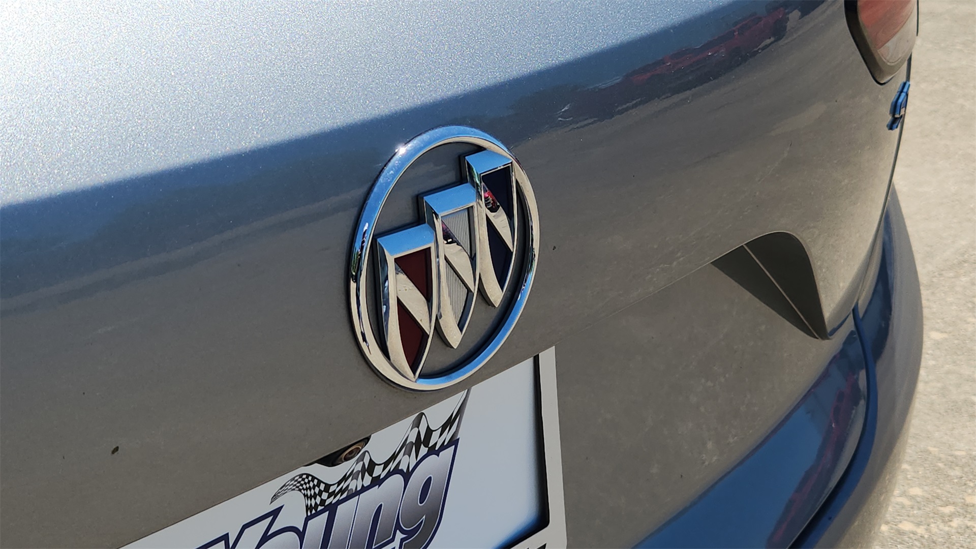 Vehicle image 33 of 35