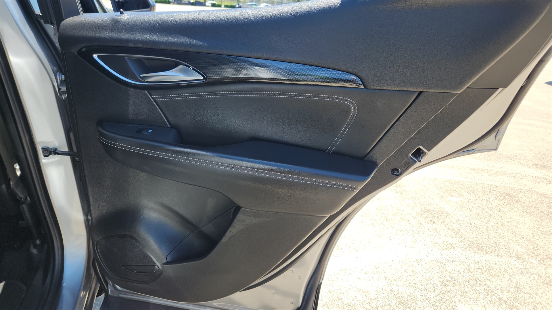 Vehicle image 22 of 35