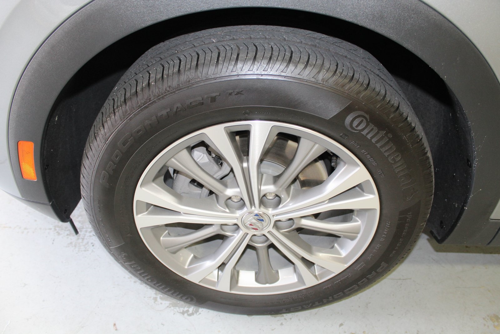 Vehicle image 9 of 34