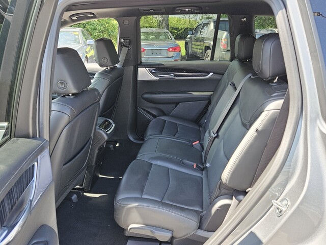Vehicle image 28 of 35