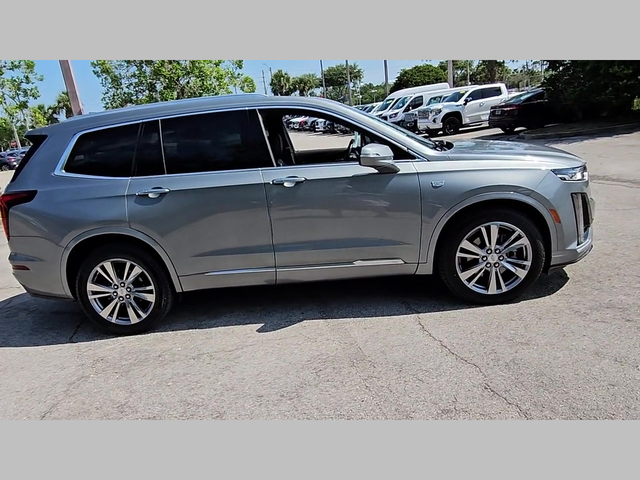 Vehicle image 13 of 35