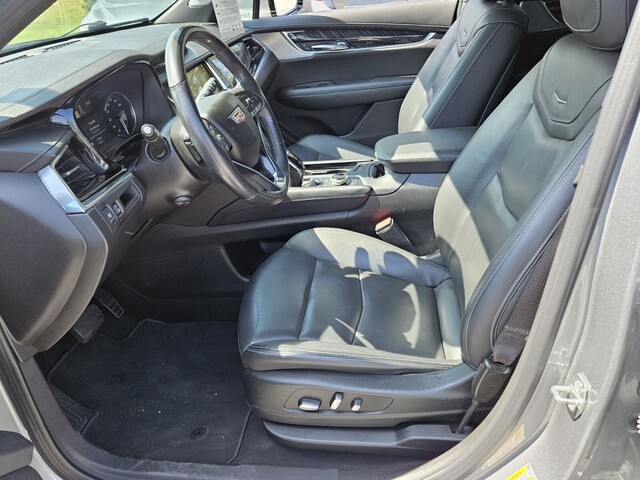 Vehicle image 27 of 35