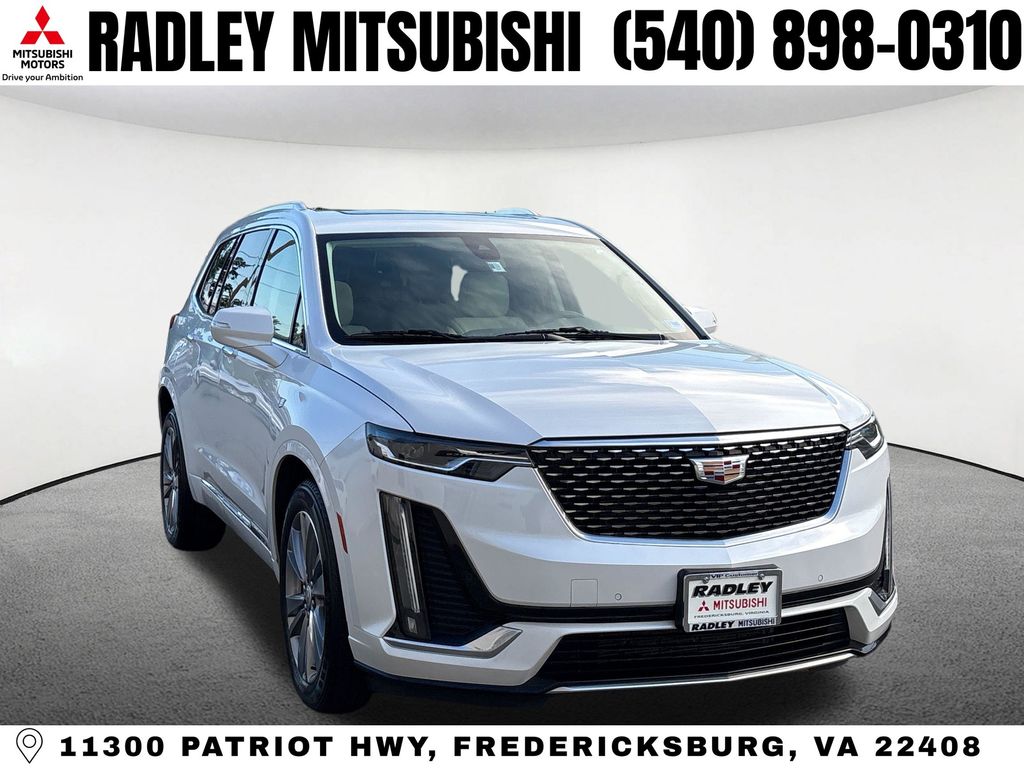 2023 Cadillac XT6 Premium Luxury Image 3 of 22