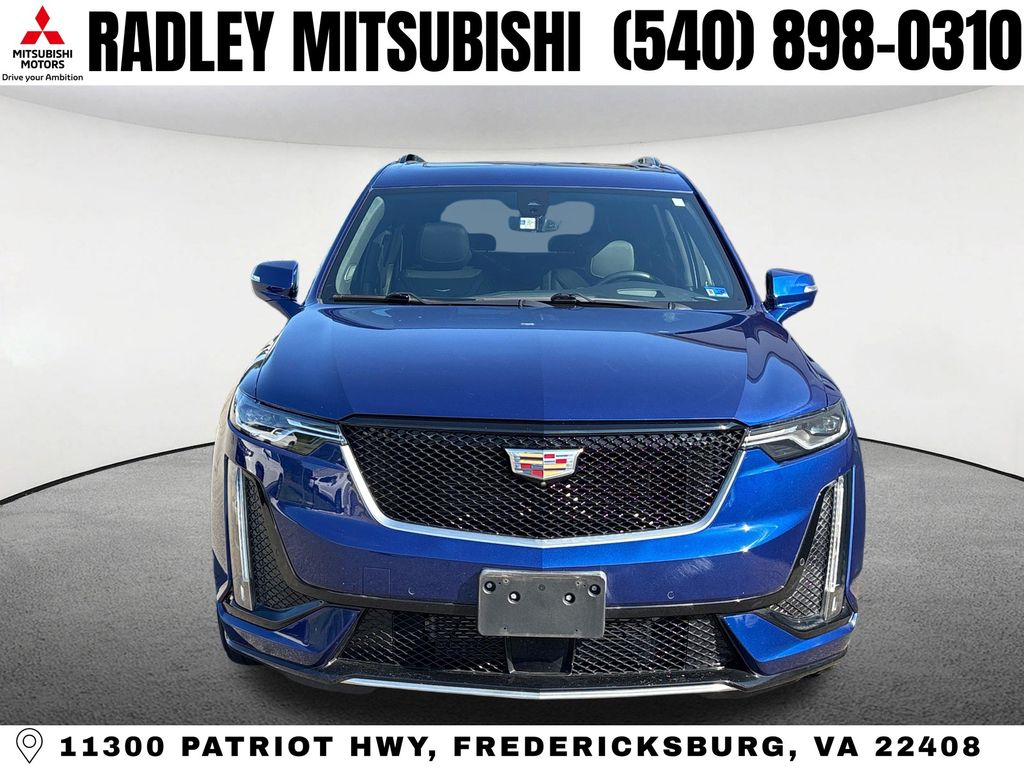 2023 Cadillac XT6 Sport Image 2 of 22