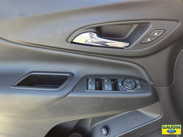 Vehicle image 23 of 25