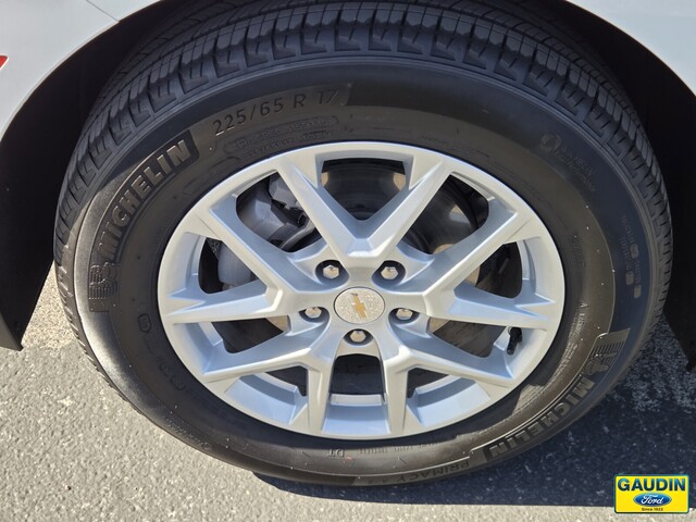 Vehicle image 9 of 25