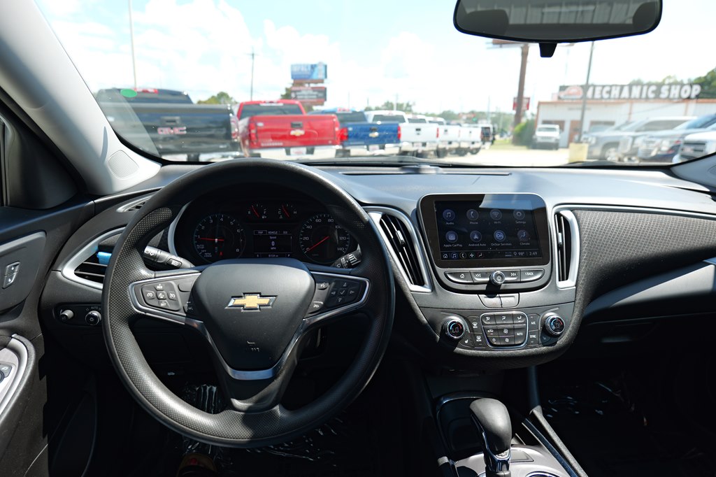 2023 Chevrolet Malibu LT Image 25 of 43