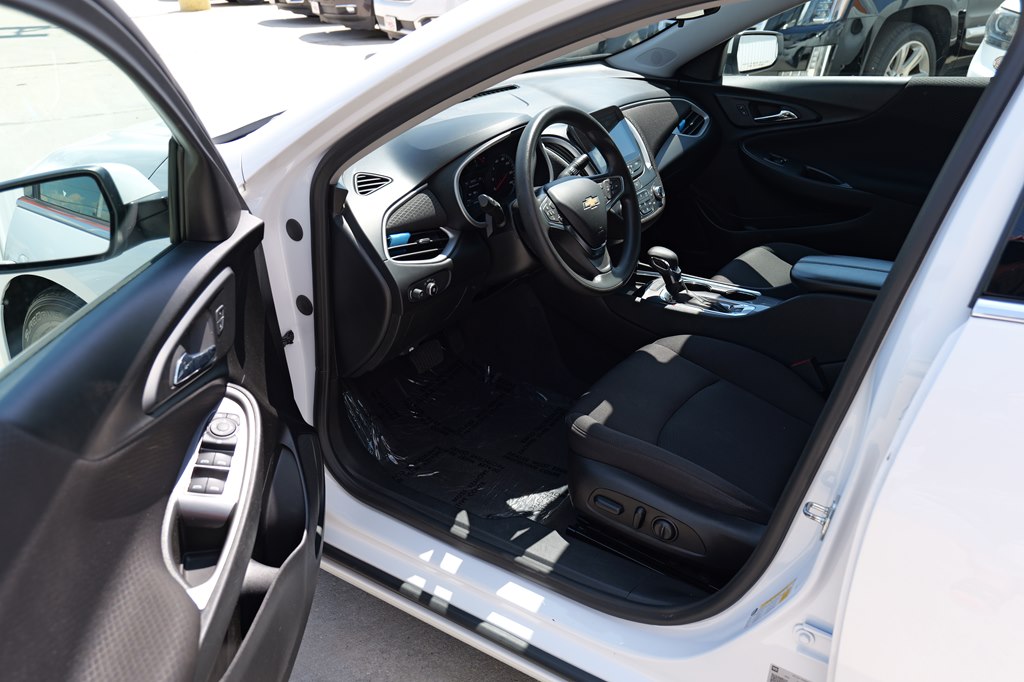 2023 Chevrolet Malibu LT Image 28 of 43