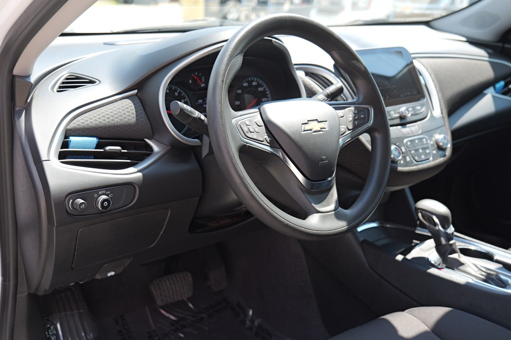 2023 Chevrolet Malibu LT Image 27 of 43