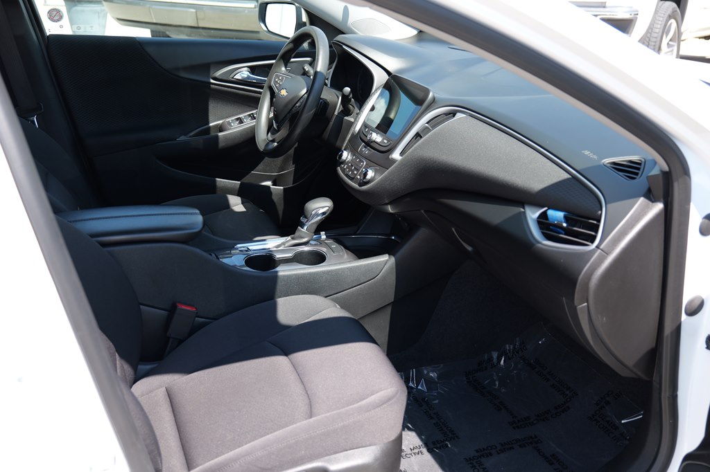 2023 Chevrolet Malibu LT Image 24 of 43