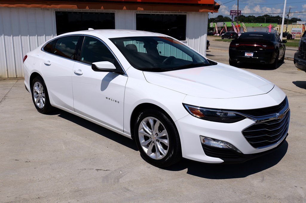 2023 Chevrolet Malibu LT Image 7 of 43