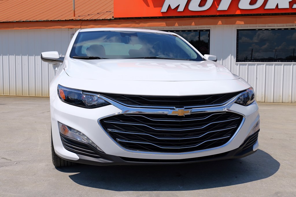 2023 Chevrolet Malibu LT Image 6 of 43