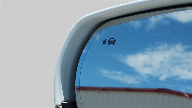 Vehicle image 21 of 43