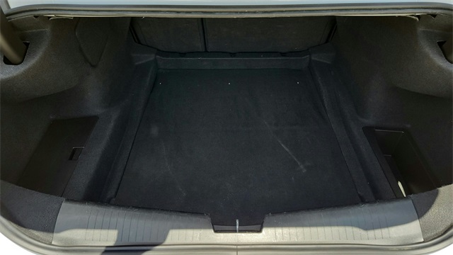 Vehicle image 10 of 43