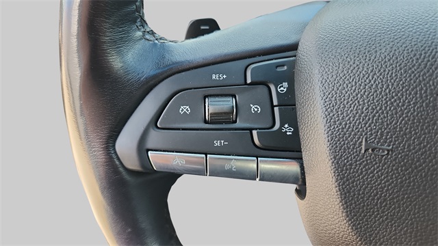 Vehicle image 34 of 43