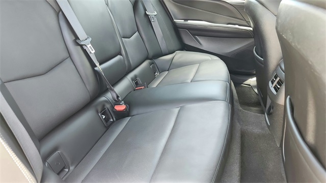 Vehicle image 11 of 43