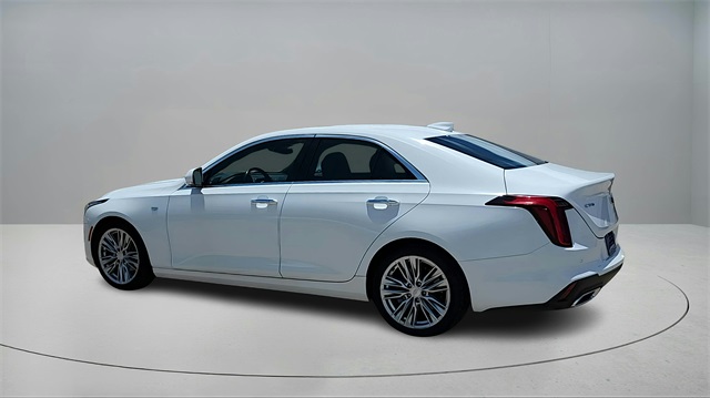 Vehicle image 7 of 43