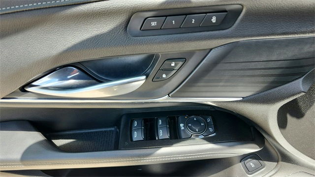 Vehicle image 29 of 43
