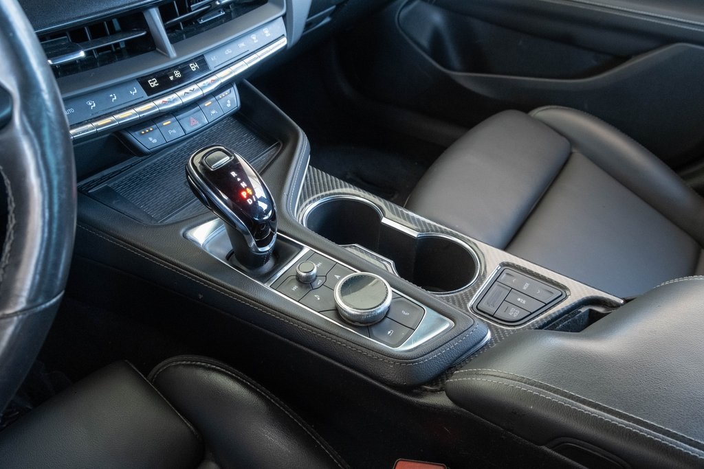 Vehicle image 13 of 17